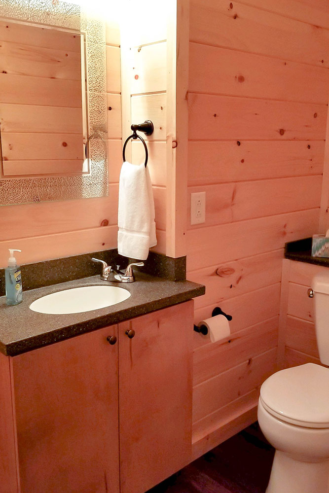 Lakeview Chalet bathroom 2