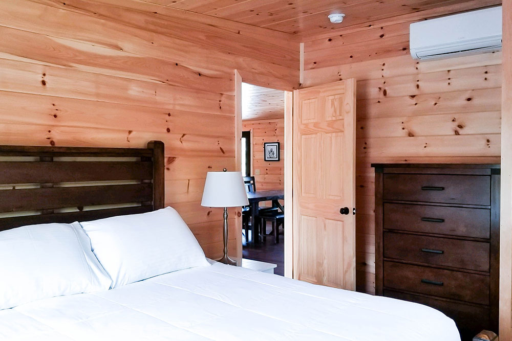 Lakeview Chalet bedroom 2